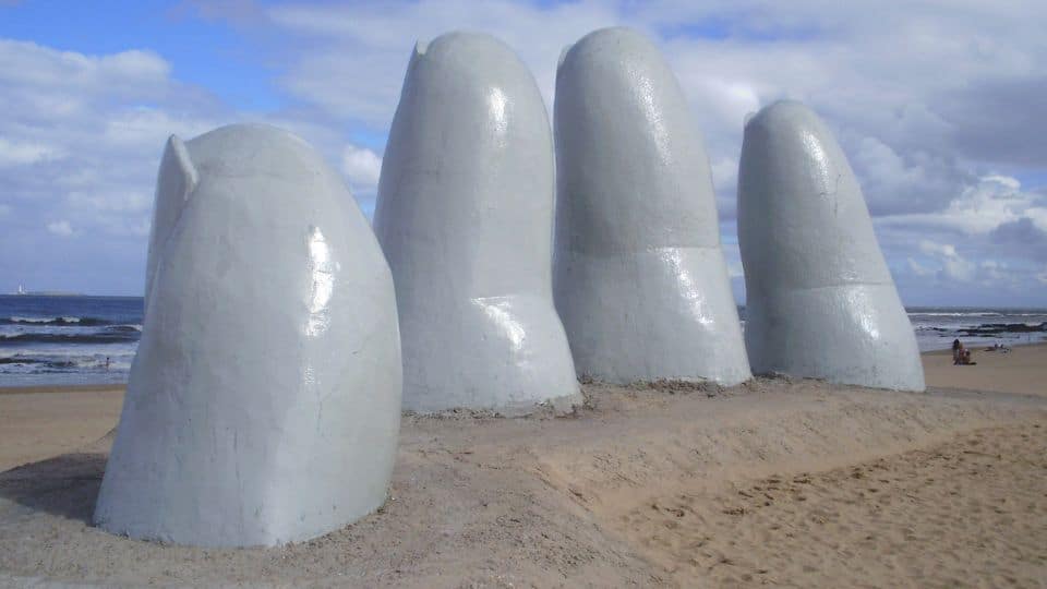 La Mano (bàn tay) - Du lịch Uruguay