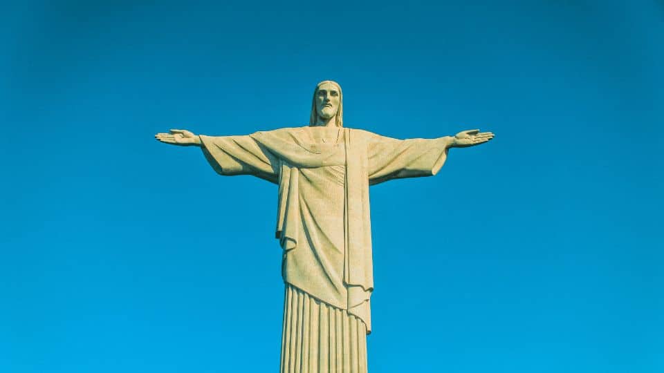 Tượng Chúa Kitô Cứu Thế (Christ the Redeemer) ở Brazil 